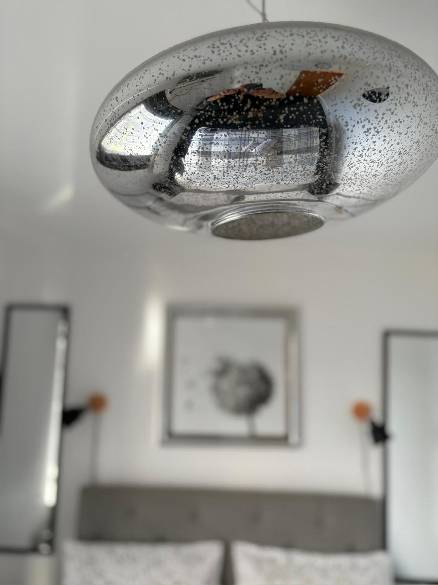 Luton Lodge - Newly Renovated Ideal For Short Stay, Close To Airport Train Station, Free Parking Off Street , Luxury Comfort In Low Price Екстериор снимка