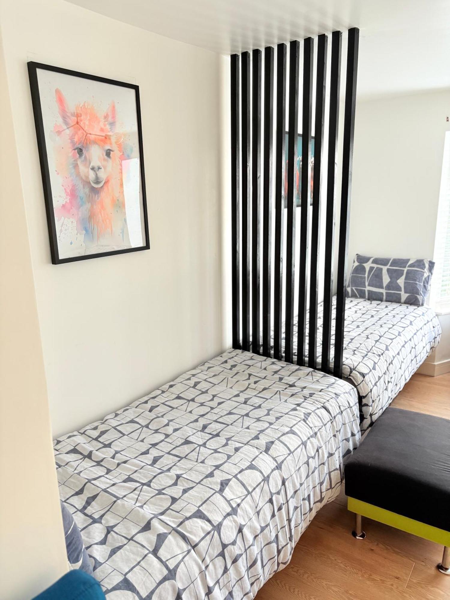 Luton Lodge - Newly Renovated Ideal For Short Stay, Close To Airport Train Station, Free Parking Off Street , Luxury Comfort In Low Price Екстериор снимка